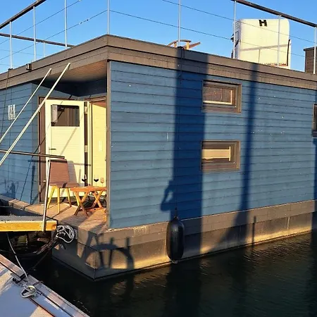 Casa de Férias Harmonie - Stern Hausboot Stralsund