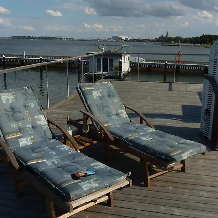Casa de Férias Harmonie - Stern Hausboot Stralsund